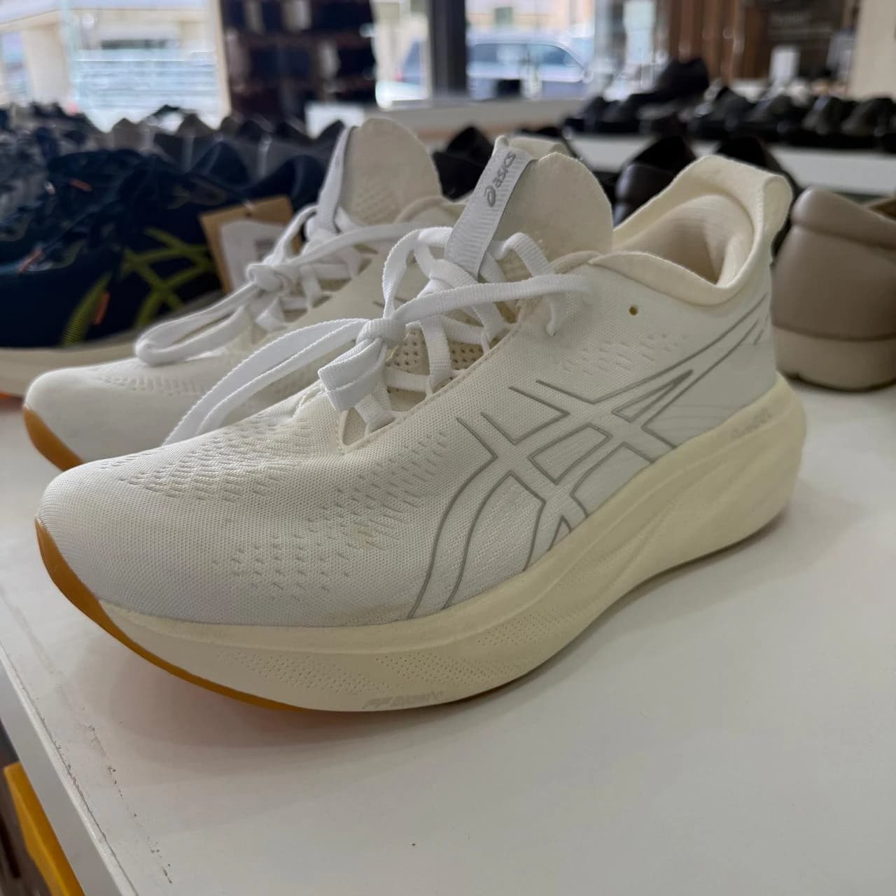 حذاء ASICS 1